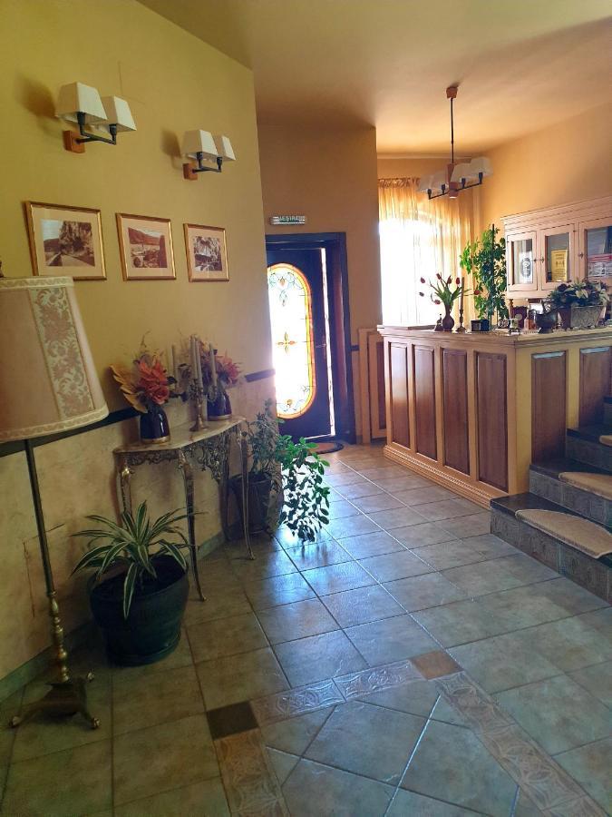 Pensiunea Casa Mircea & Restaurant Ieşelniţa Extérieur photo