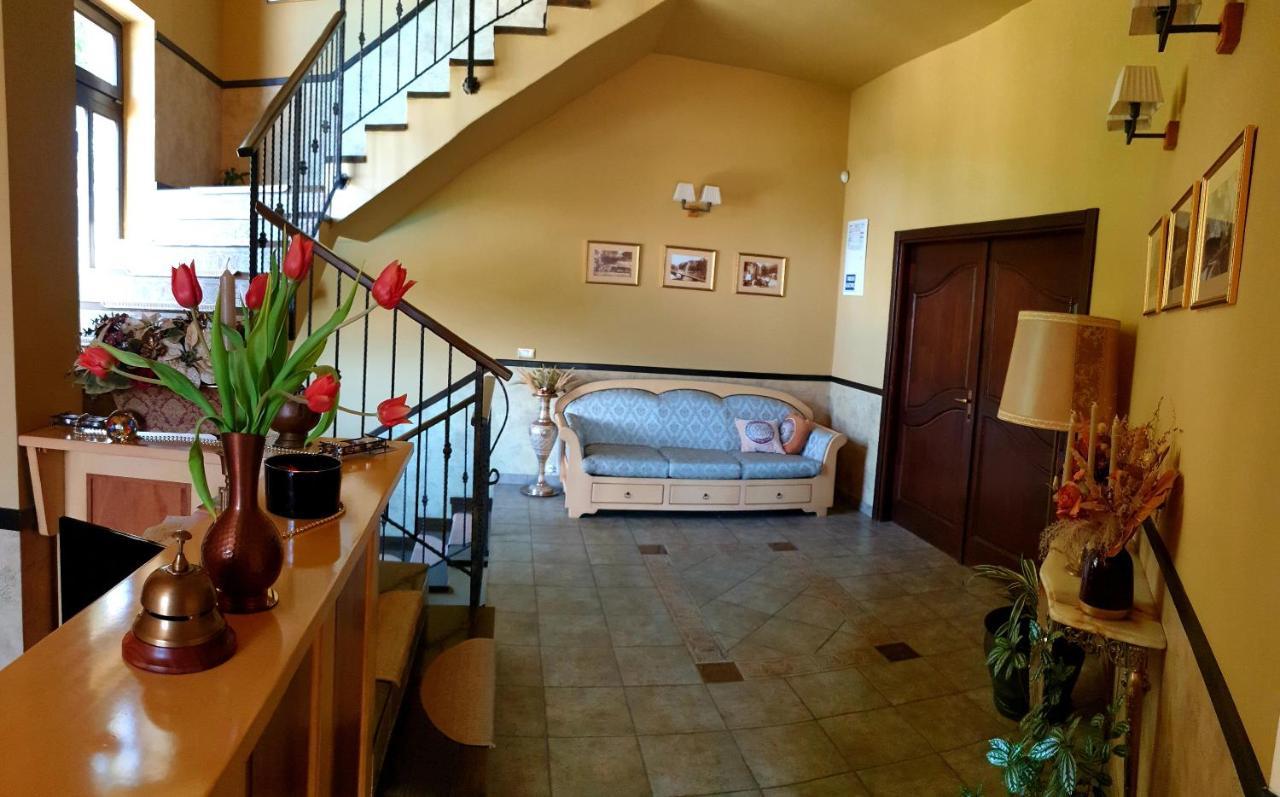Pensiunea Casa Mircea & Restaurant Ieşelniţa Extérieur photo