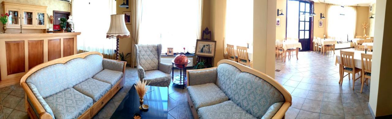 Pensiunea Casa Mircea & Restaurant Ieşelniţa Extérieur photo