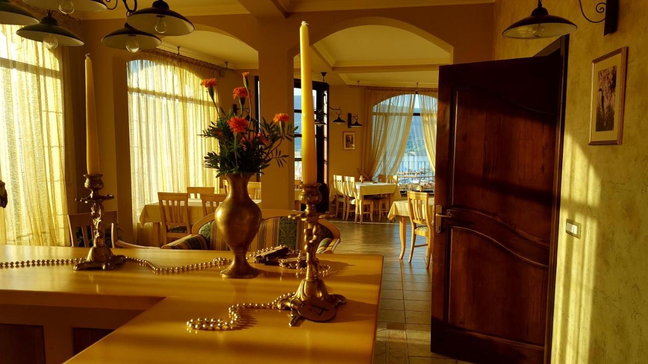 Pensiunea Casa Mircea & Restaurant Ieşelniţa Extérieur photo